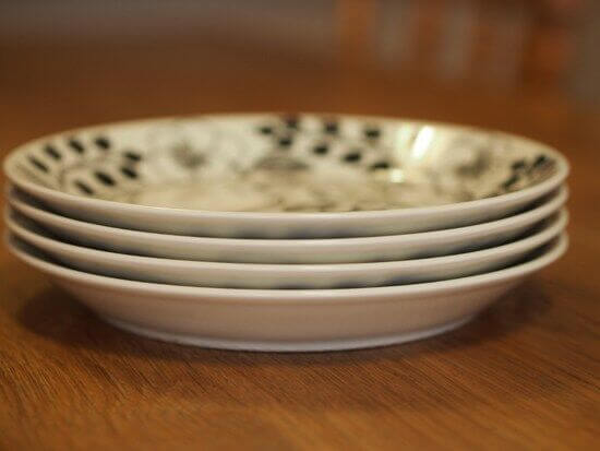 ブラックパラティッシ21cmプレートのスタッキング収納