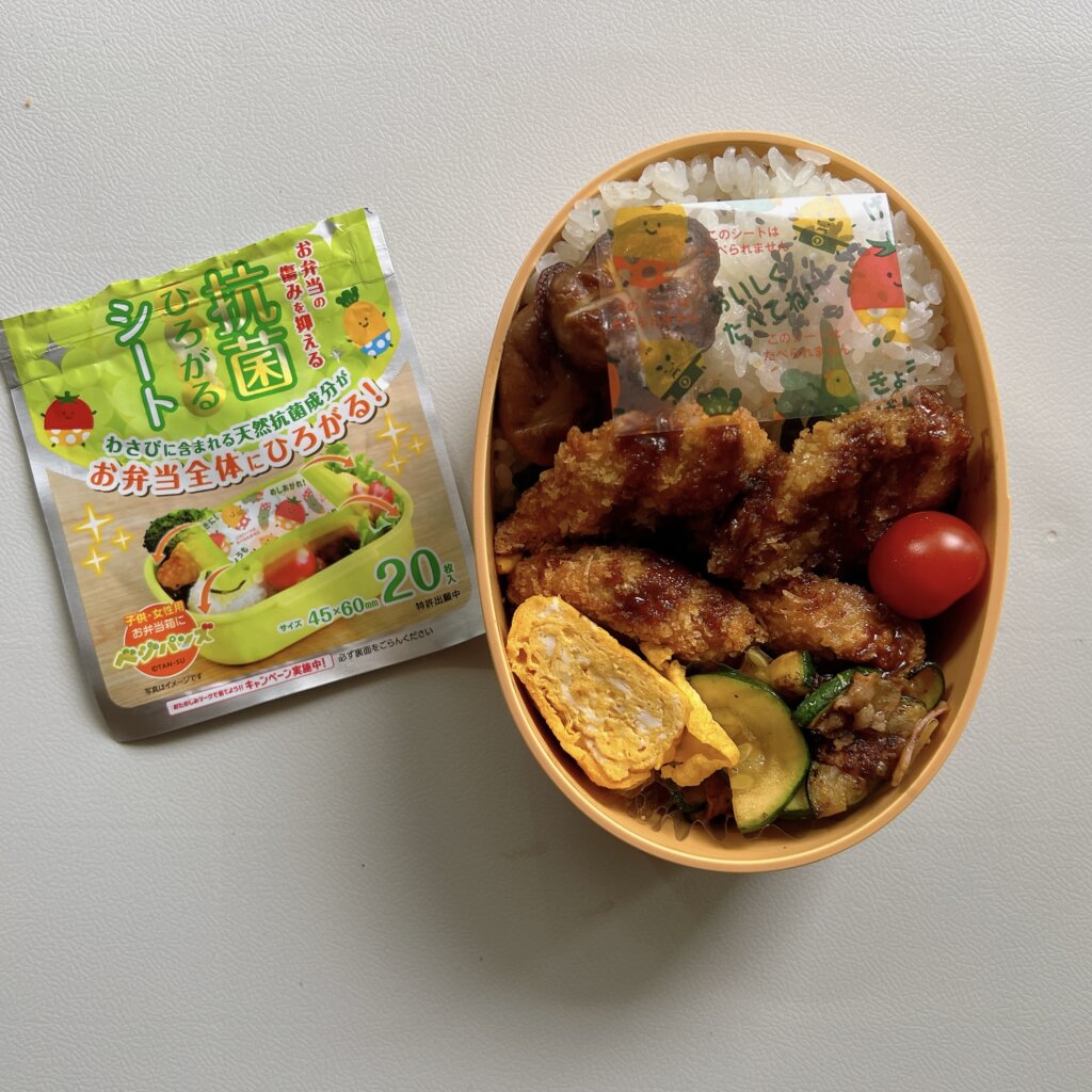 ベジパンズ抗菌シートを入れたお弁当とパッケージ