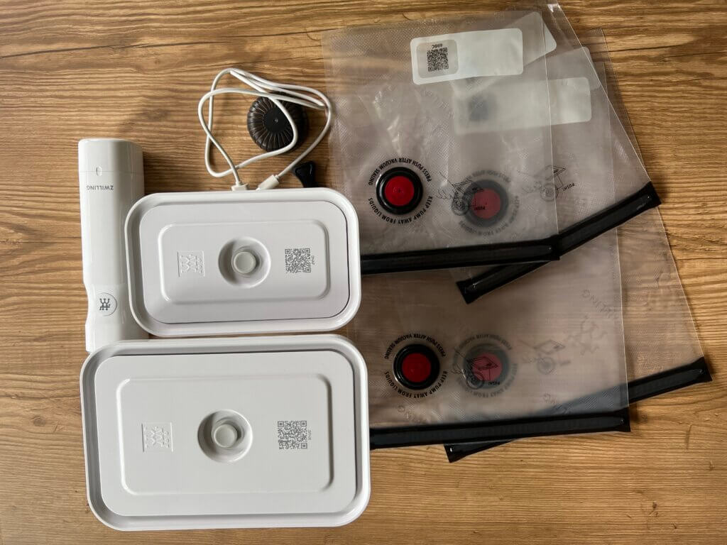 ツヴィリングの真空保存容器とポンプのセット