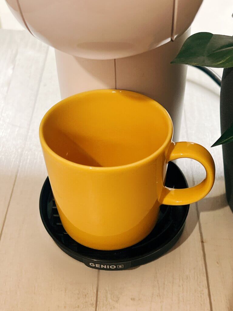 ドルチェグストにセットしたイッタラ ティーマ マグ300ml