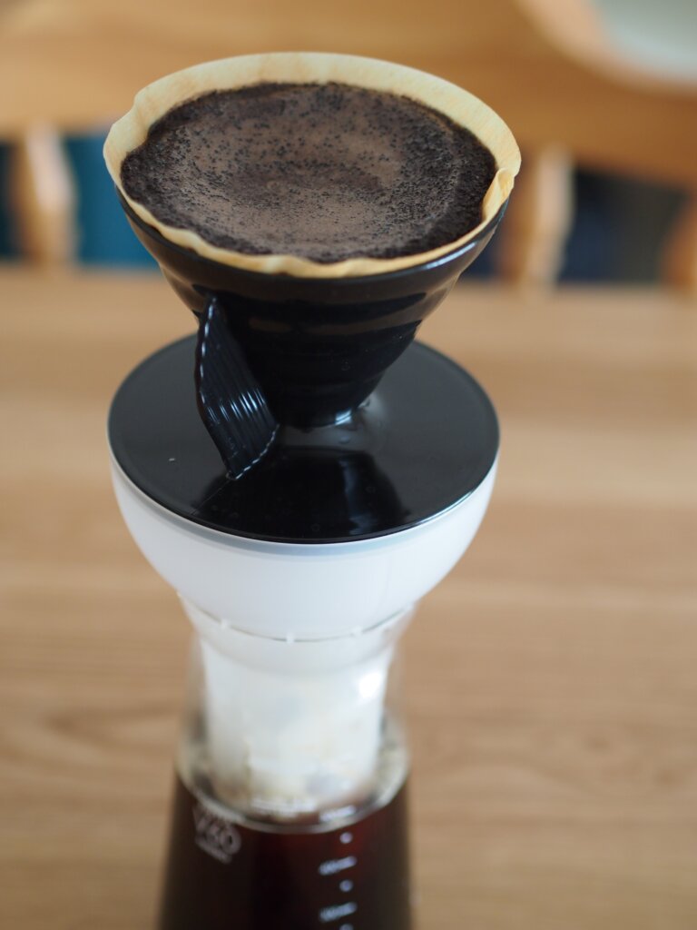 ハリオV60 急冷式アイスコーヒー 抽出中の様子