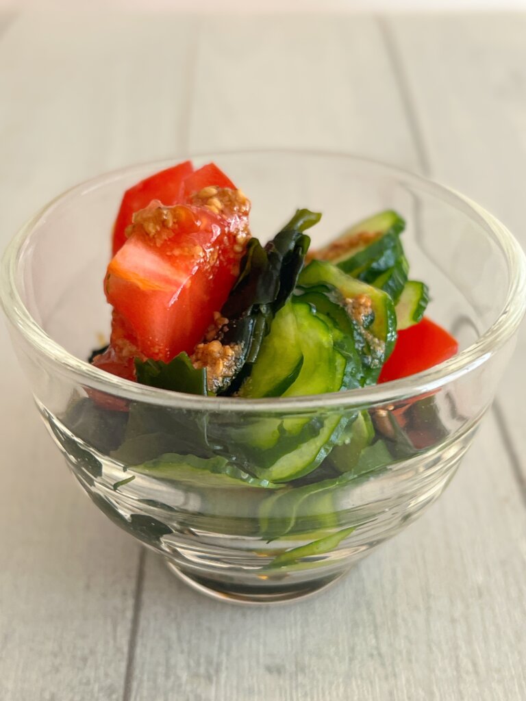トマトきゅうりわかめサラダ