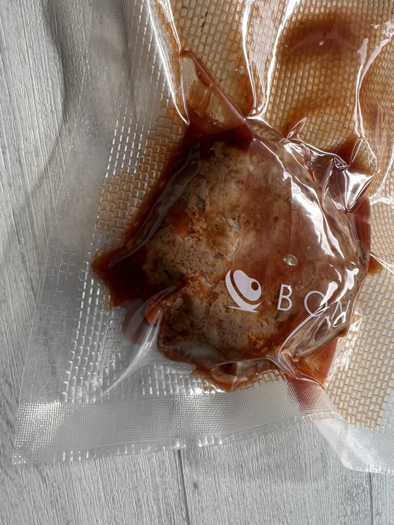 真空パックしたハンバーグの作り置き|BONIQ真空パック機の使用例