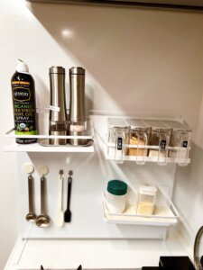 towerキッチン自立式スチールパネルを設置した様子