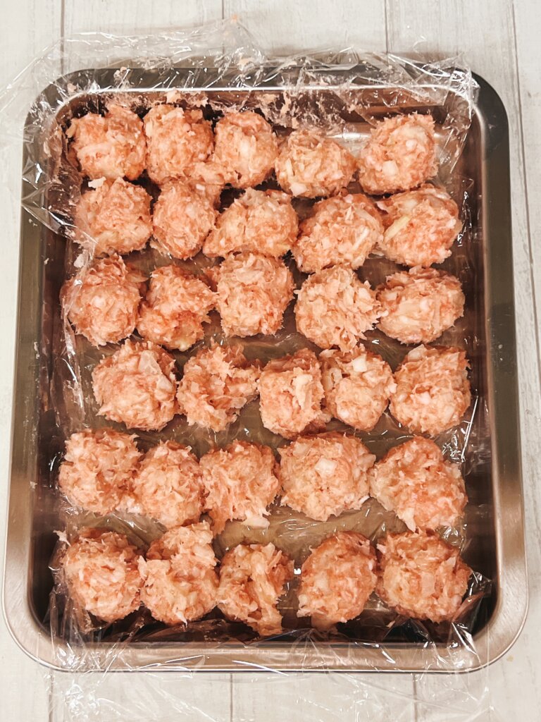 包まないシュウマイをせいろに並べて蒸す準備をしているところ