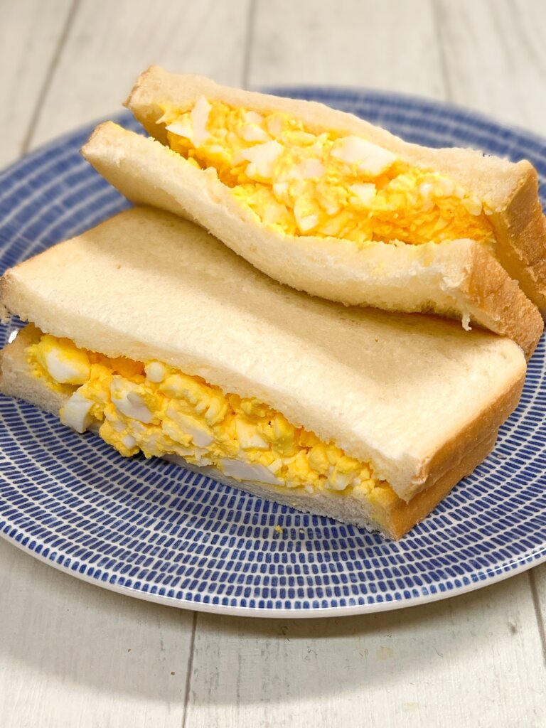 せいろで作ったゆで卵でたまごサンド完成