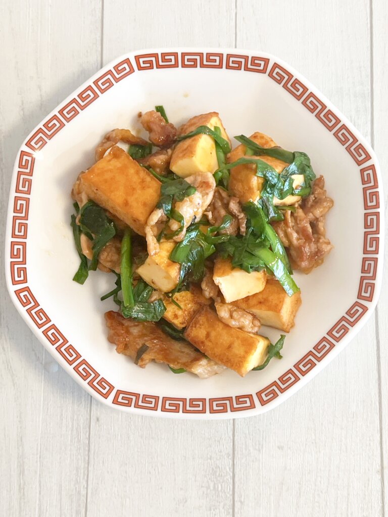 厚揚げと豚こまとニラで作ったスタミナ炒め