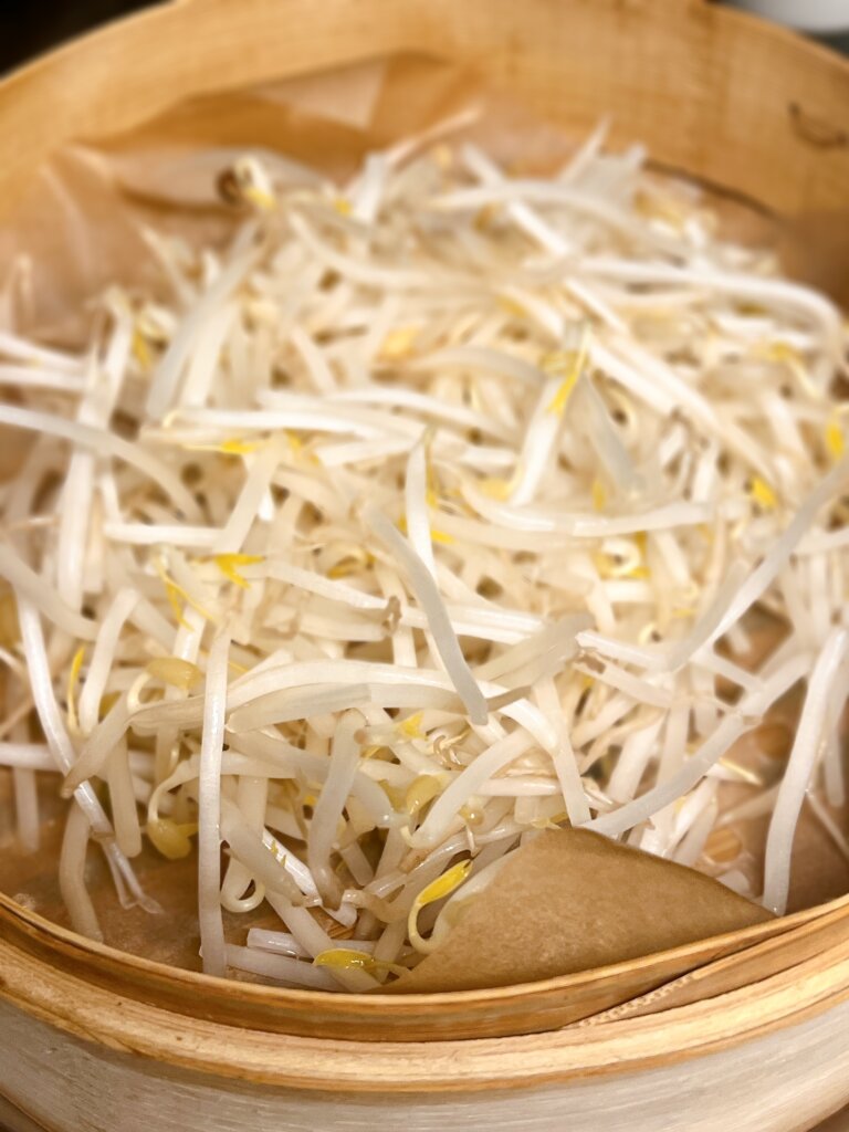 せいろにセットしてるもやし