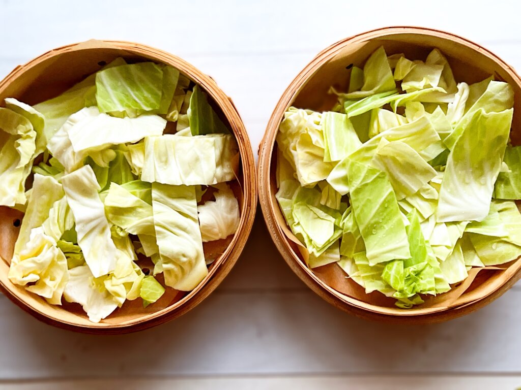 24㎝のせいろにキャベツをのせてる