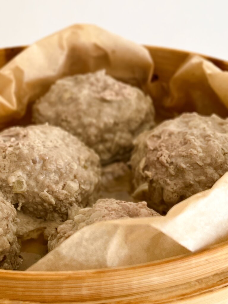 せいろで蒸したハンバーグの出来上がり