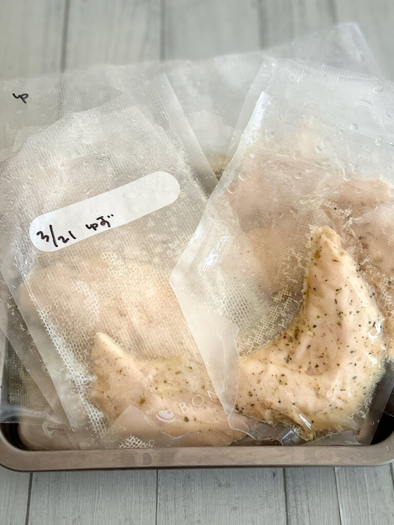 低温調理後のささみを冷蔵保存している状態