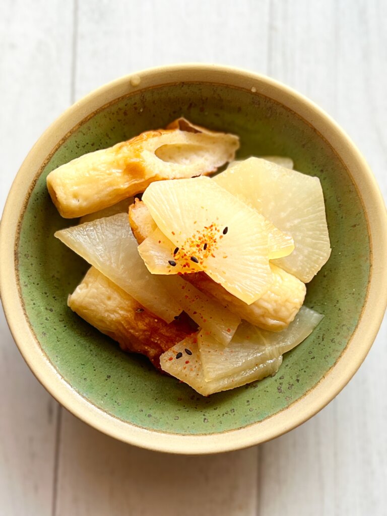 白だしで煮た大根とちくわのやさしい副菜
