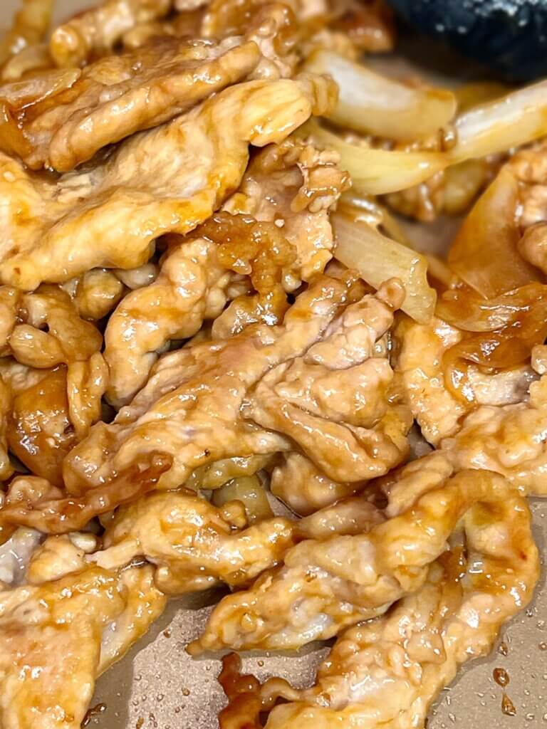 豚こまと玉ねぎの焼き肉風